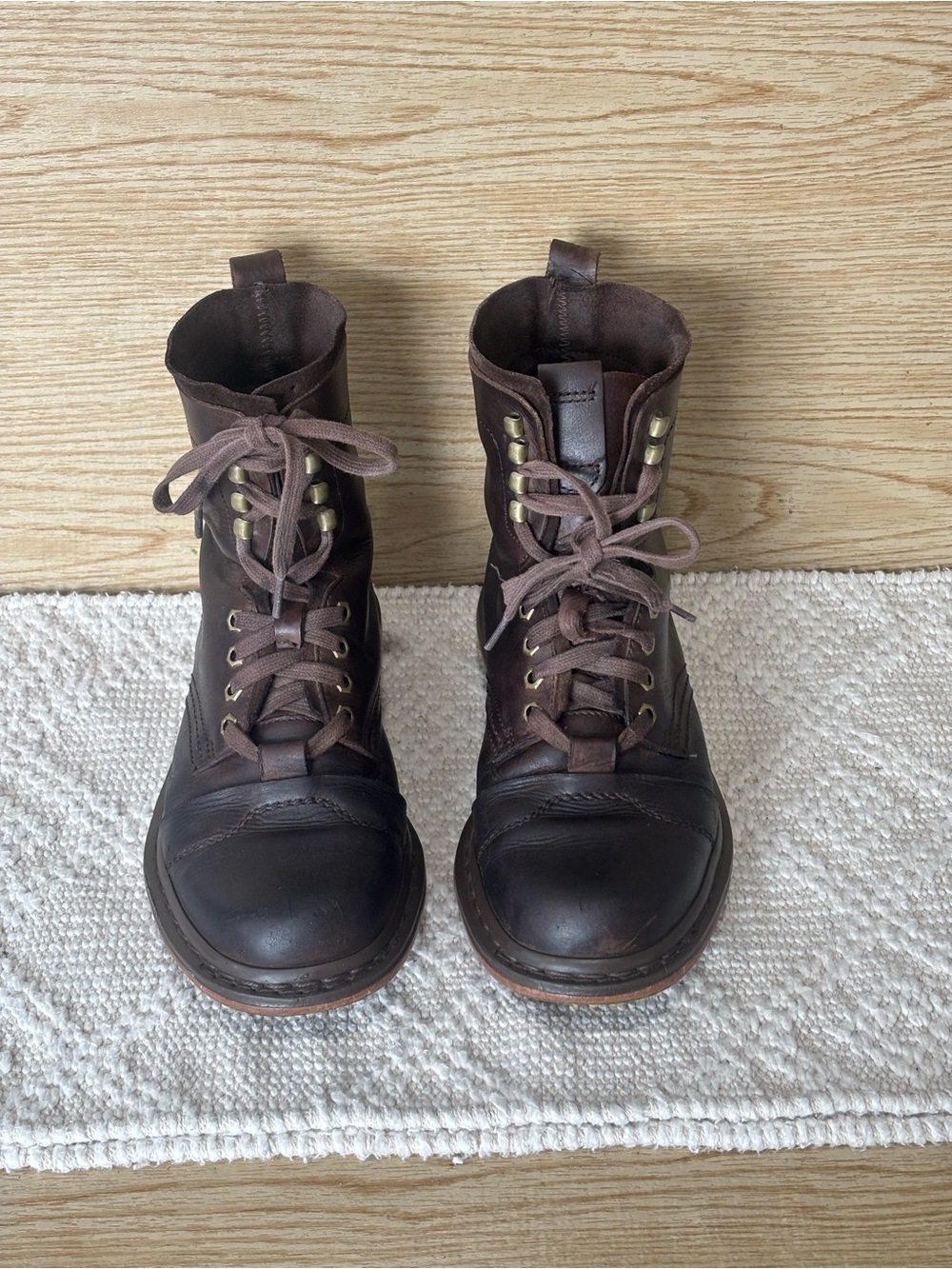 Dr. Martens pier 9 tie boots